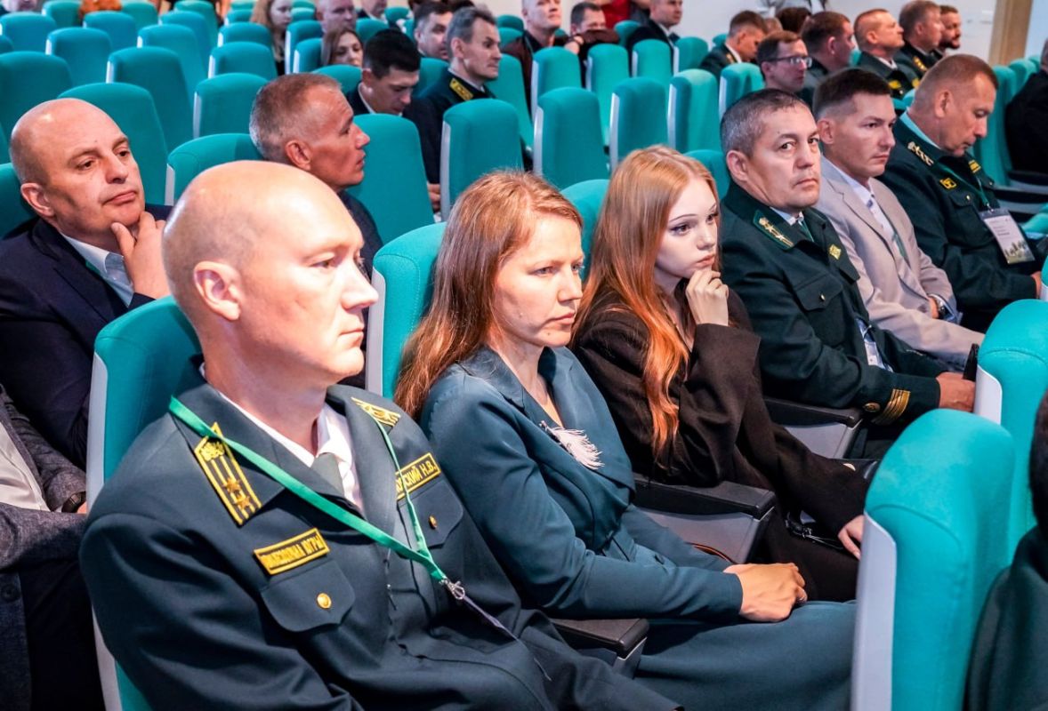 В Ханты-Мансийске открылся Югорский лесной форум В Ханты-Мансийске открылся Югорский лесной форум