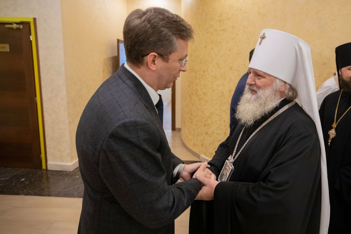 Митрополиту Ханты-Мансийскому и Сургутскому Павлу присвоено звание Почетного жителя города Ханты-Мансийска Митрополиту Ханты-Мансийскому и Сургутскому Павлу присвоено звание Почетного жителя города Ханты-Мансийска