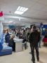 На избирательных участках вместе с членами участковых комиссий работают наблюдатели, представители правоохранительных органов и волонтеры, которые помогают гражданам при необходимости