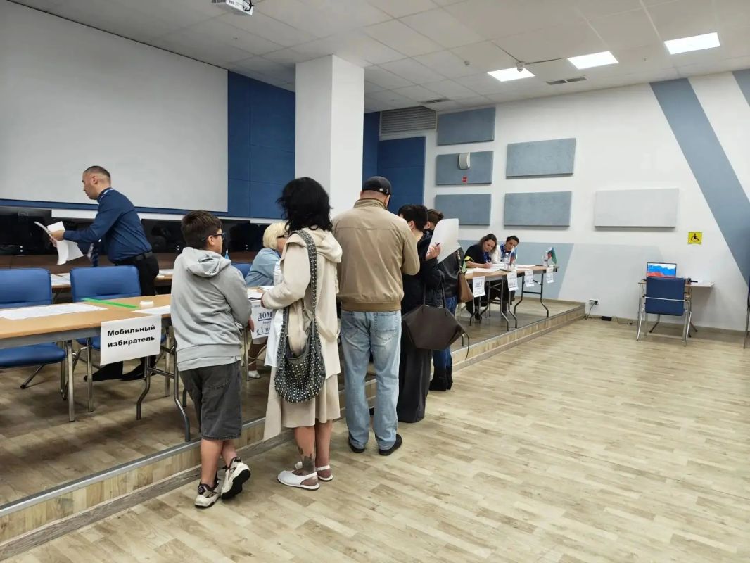 Сургутяне приходят голосовать целыми семьями Сургутяне приходят голосовать целыми семьями