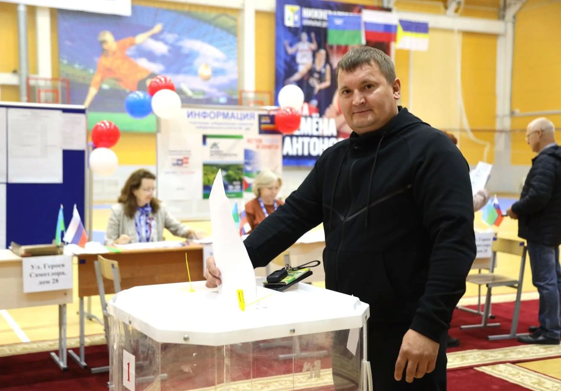 Ровно в 20 часов закрылись избирательные участки - первый день голосования подошел к концу Ровно в 20 часов закрылись избирательные участки - первый день голосования подошел к концу