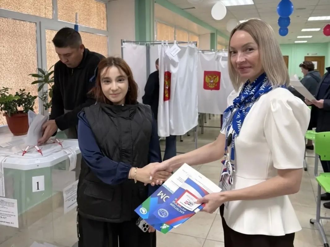 Тебе исполнилось 18 лет и ты впервые голосуешь в этом году? Приходи на участок и забирай свои подарки! Тебе исполнилось 18 лет и ты впервые голосуешь в этом году? Приходи на участок и забирай свои подарки!