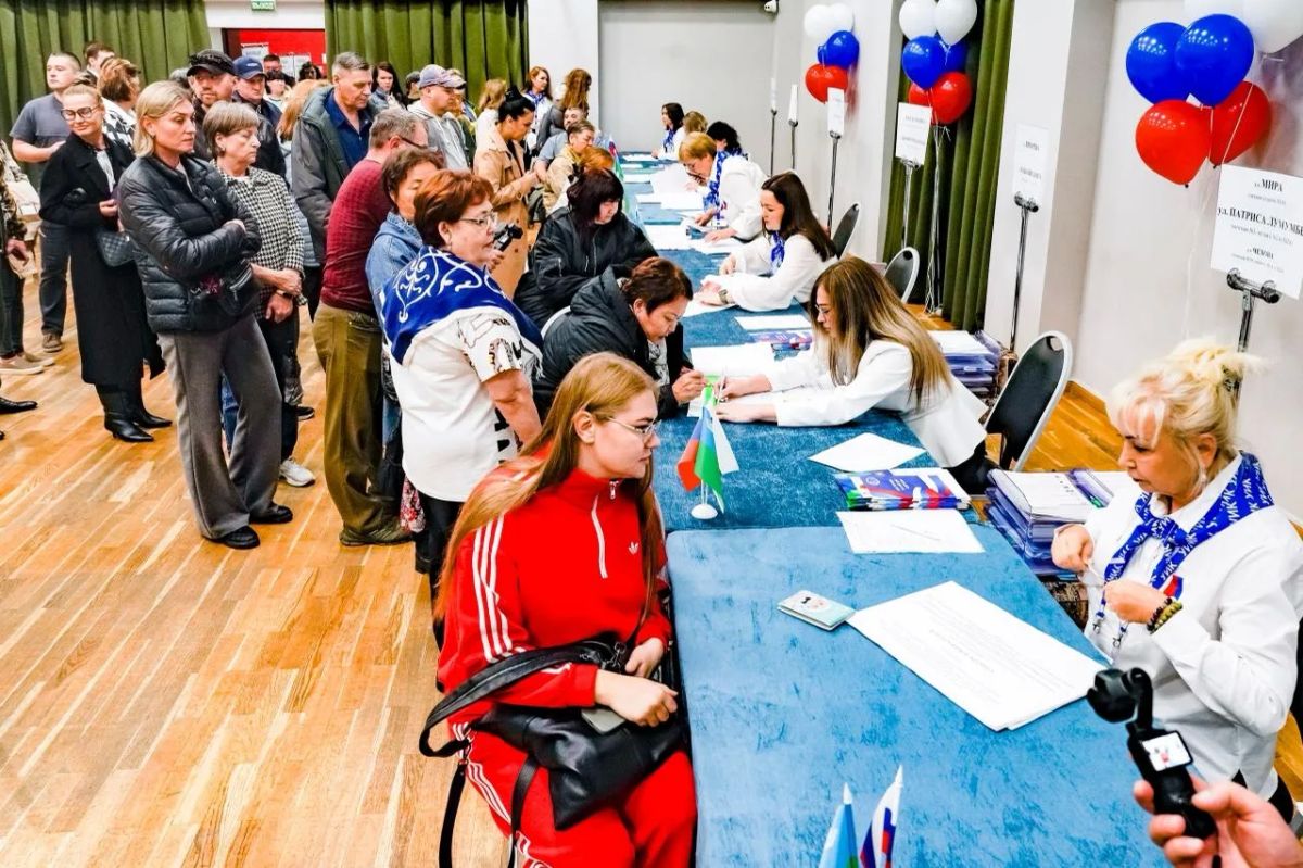 Жители Югры с первых минут массово шли на выборы Жители Югры с первых минут массово шли на выборы