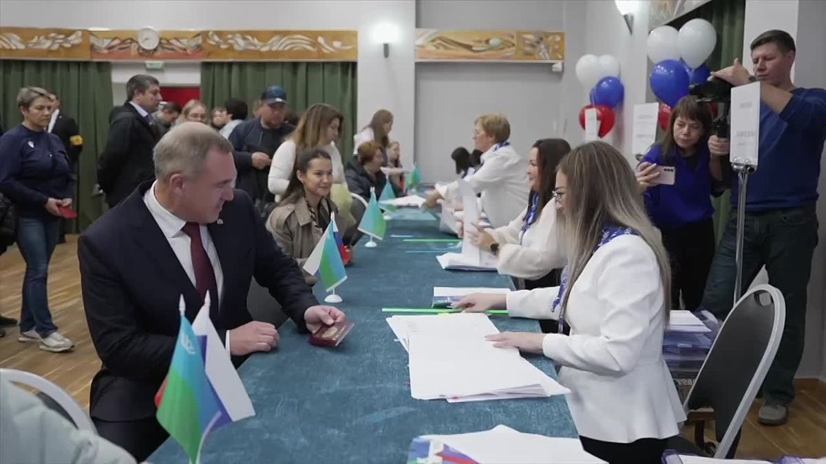Выборы стартовали. Губернатор Югры проголосовал в первый день избирательной кампании в Ханты-Мансийске