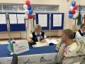 На избирательных участках проголосовали первые посетители