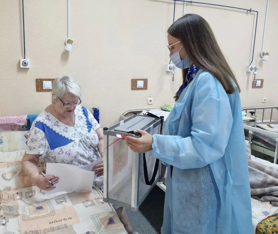 В Югре продолжается голосование вне помещений избирательных участков В Югре продолжается голосование вне помещений избирательных участков