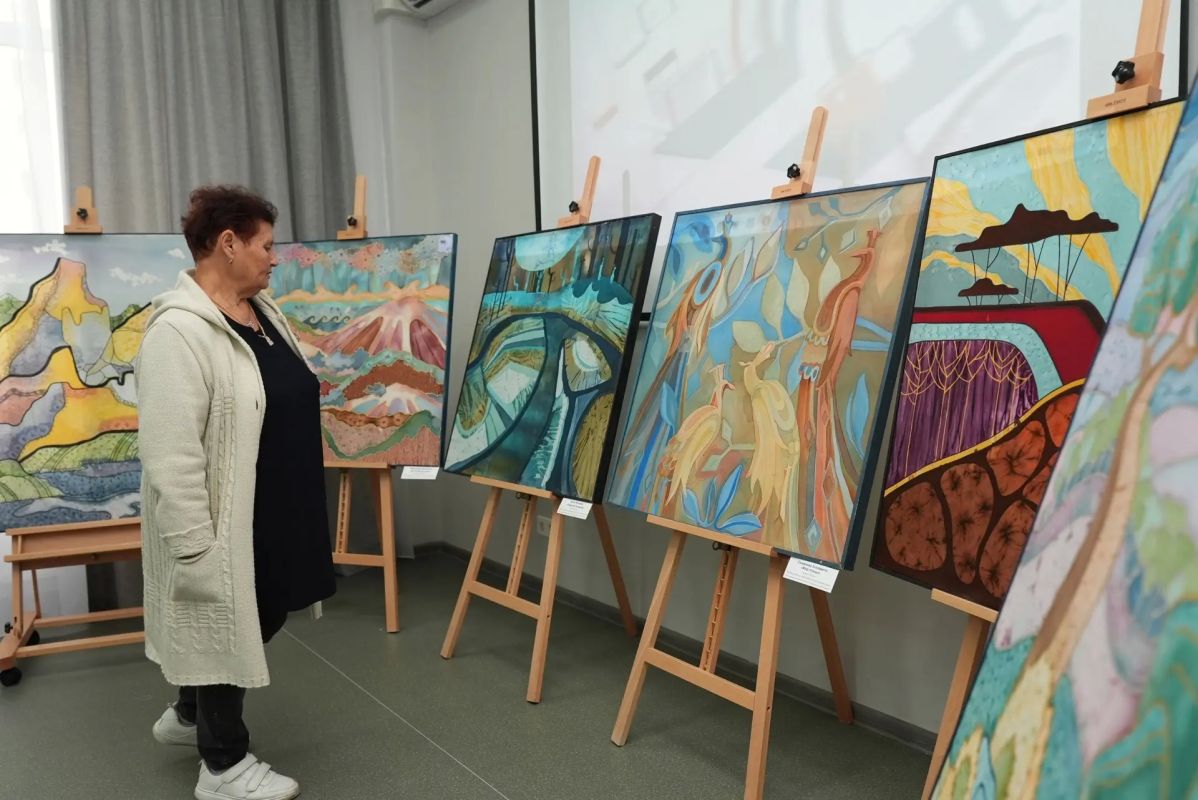 В Югре открылась первая выставка по проекту «Культурное долголетие» В Югре открылась первая выставка по проекту «Культурное долголетие»
