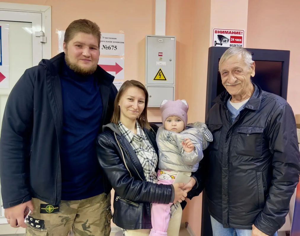 Дмитрий Кощенко: В 8:00 избирательные участки города вновь открыли свои двери Дмитрий Кощенко: В 8:00 избирательные участки города вновь открыли свои двери