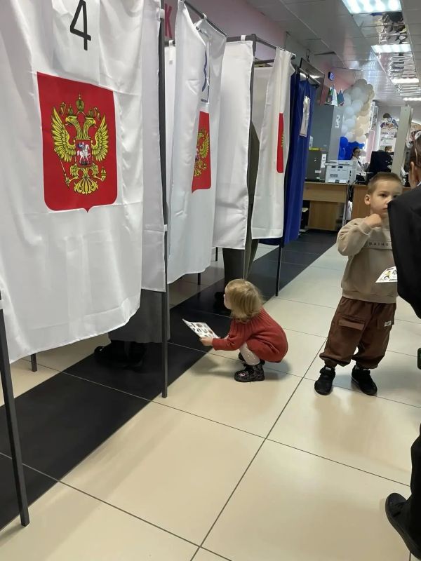В Югре продолжается голосование на выборах в Государственную Думу РФ, Думу Ханты-Мансийского автономного округа, Тюменскую областную Думу, а также в представительные органы муниципальных образований В Югре продолжается голосование на выборах в Государственную Думу РФ, Думу Ханты-Мансийского автономного округа, Тюменскую областную Думу, а также в представительные органы муниципальных образований