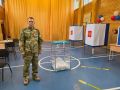 Участники СВО, ветераны боевых действий, Герои России приходят на избирательные участки Югры, чтобы проголосовать на выборах в государственный, окружной, областной и городские парламенты