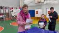 Важен голос каждого!. Вартовчанка Надежда Попова пришла на избирательный участок не одна, а со своей главной поддержкой и опорой - детьми