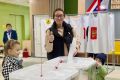 На избирательный участок супруга участника специальной военной операции Эльвира Панфилова пришла вместе с детьми