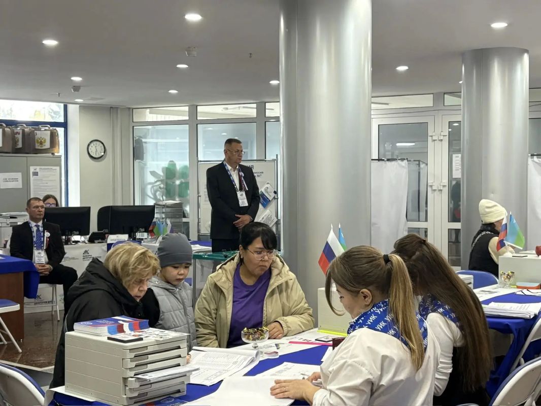 Жители Ханты-Мансийска продолжают голосовать Жители Ханты-Мансийска продолжают голосовать
