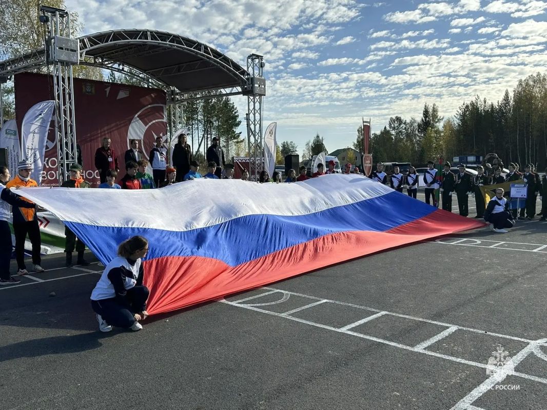 В Нягани стартовали окружные соревнования «Школа безопасности» В Нягани стартовали окружные соревнования «Школа безопасности»