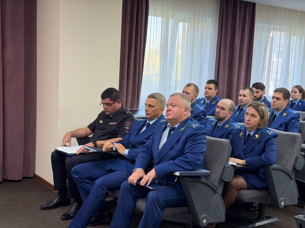 В прокуратуре округа состоялось заседание Координационного совещания руководителей правоохранительных органов по борьбе с преступностью В прокуратуре округа состоялось заседание Координационного совещания руководителей правоохранительных органов по борьбе с преступностью