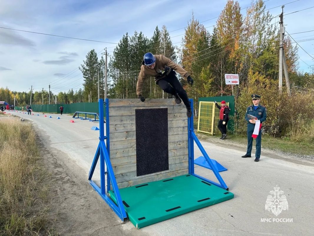 Юные спасатели Югры проходят испытания на прочность Юные спасатели Югры проходят испытания на прочность