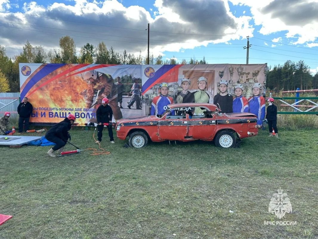 Юные спасатели Югры проходят испытания на прочность Юные спасатели Югры проходят испытания на прочность