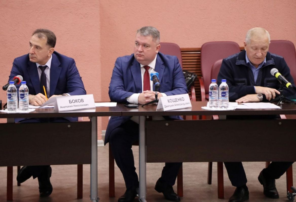 Дмитрий Кощенко: Дал старт двухдневным командно-штабным учениям с муниципальным звеном единой государственной системы предупреждения и ликвидации чрезвычайных ситуаций, а также с органами управления и силами гражданской... Дмитрий Кощенко: Дал старт двухдневным командно-штабным учениям с муниципальным звеном единой государственной системы предупреждения и ликвидации чрезвычайных ситуаций, а также с органами управления и силами гражданской...