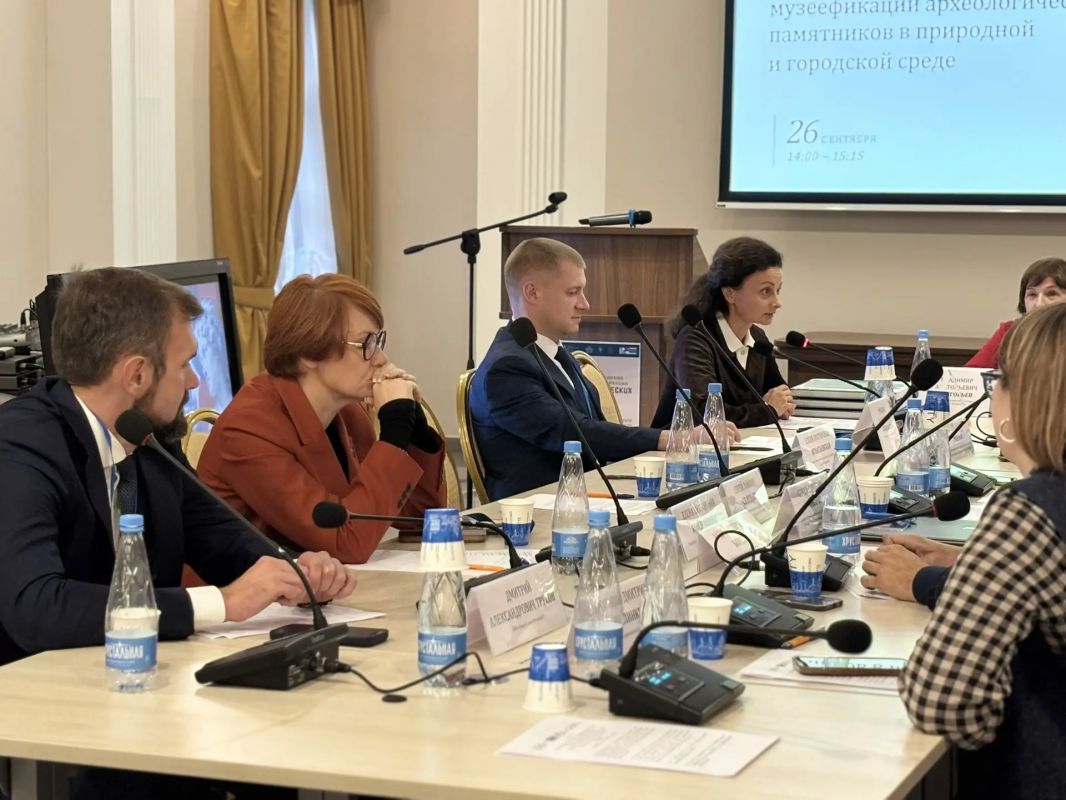 Департамент культуры Югры в партнерстве с Комитетом по культуре Санкт-Петербурга провел круглый стол на полях XII Санкт-Петербургского международного форума объединенных культур