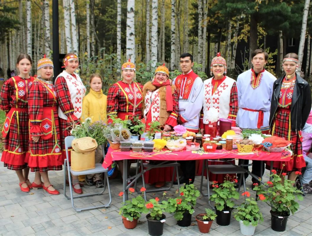 В городском парке прошел праздник «Братчина в складчину» - событие в рамках проекта «Единство в традициях», ставшего победителем грантового конкурса Президентского фонда культурных инициатив В городском парке прошел праздник «Братчина в складчину» - событие в рамках проекта «Единство в традициях», ставшего победителем грантового конкурса Президентского фонда культурных инициатив