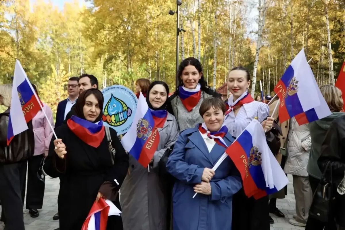 В единстве - наша сила!. Сегодня, 30 сентября, в Нижневартовске, в парке Победы, прошло торжественное мероприятие, посвященное Дню принятия в состав Российской Федерации Донецкой и Луганской Народных Республик, Запорожской и... В единстве - наша сила!. Сегодня, 30 сентября, в Нижневартовске, в парке Победы, прошло торжественное мероприятие, посвященное Дню принятия в состав Российской Федерации Донецкой и Луганской Народных Республик, Запорожской и...