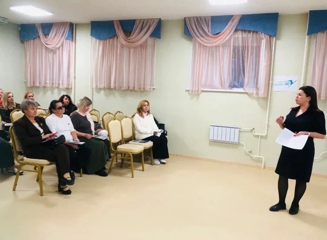 В Сургутском районе полицейские обсудили с замещающими семьями цифровую безопасность детей В Сургутском районе полицейские обсудили с замещающими семьями цифровую безопасность детей