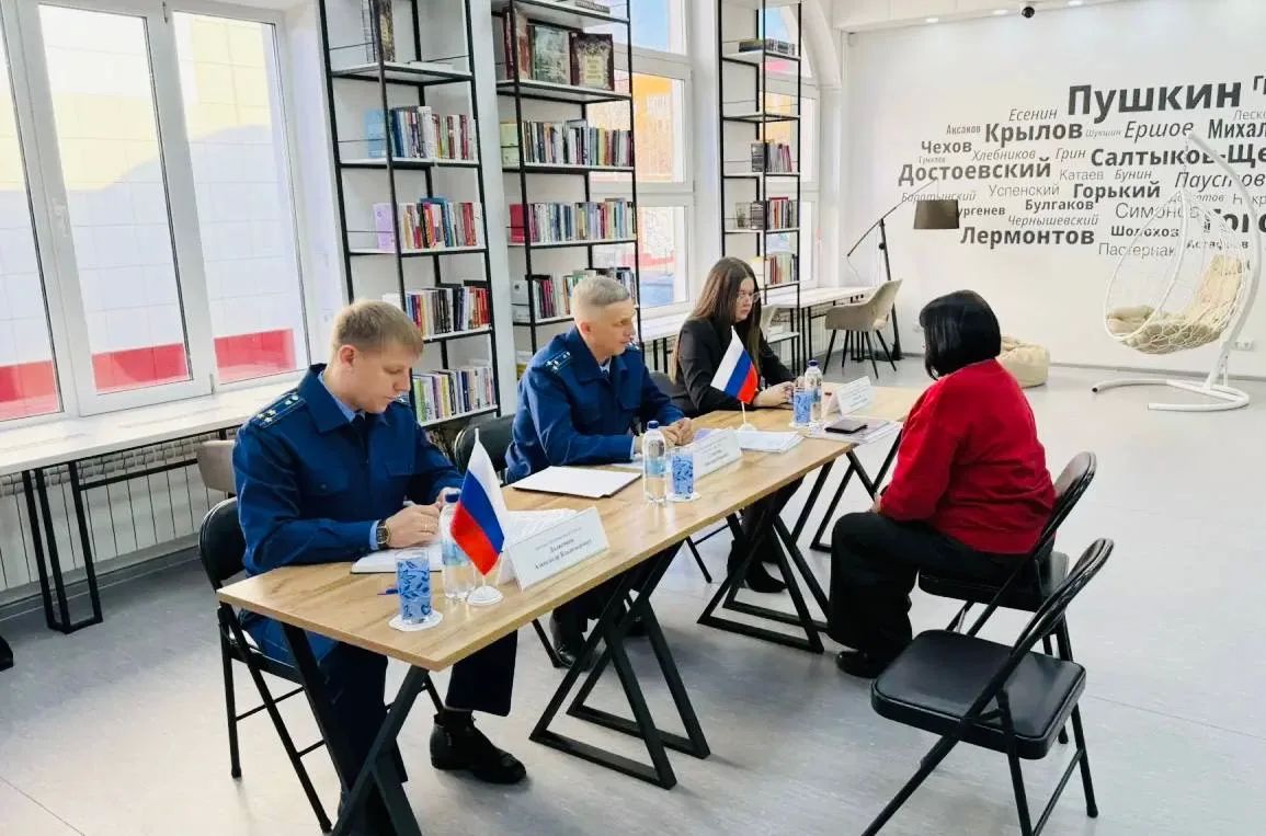 Заместитель прокурора Югры Григорий Сухоруков провел прием граждан в Лангепасе и Покачах Заместитель прокурора Югры Григорий Сухоруков провел прием граждан в Лангепасе и Покачах