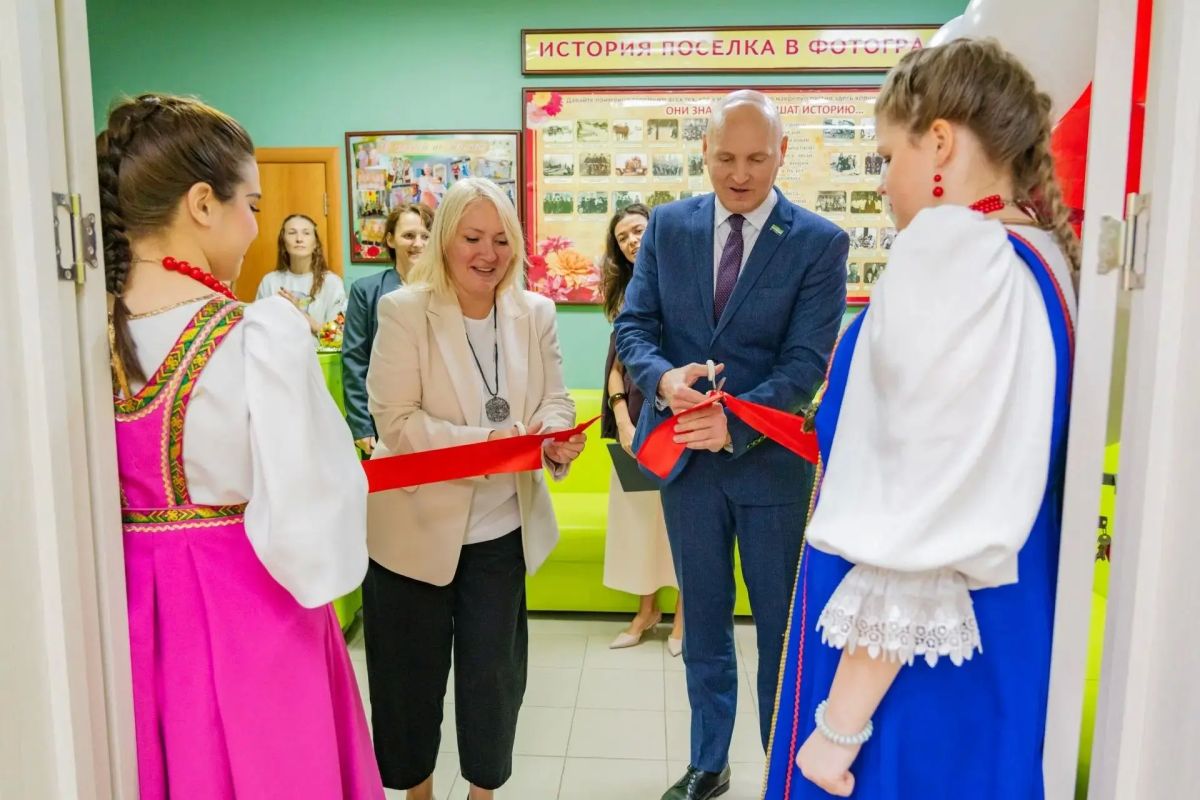 В Югре по нацпроекту «Семья» открылась еще одна модельная библиотека В Югре по нацпроекту «Семья» открылась еще одна модельная библиотека