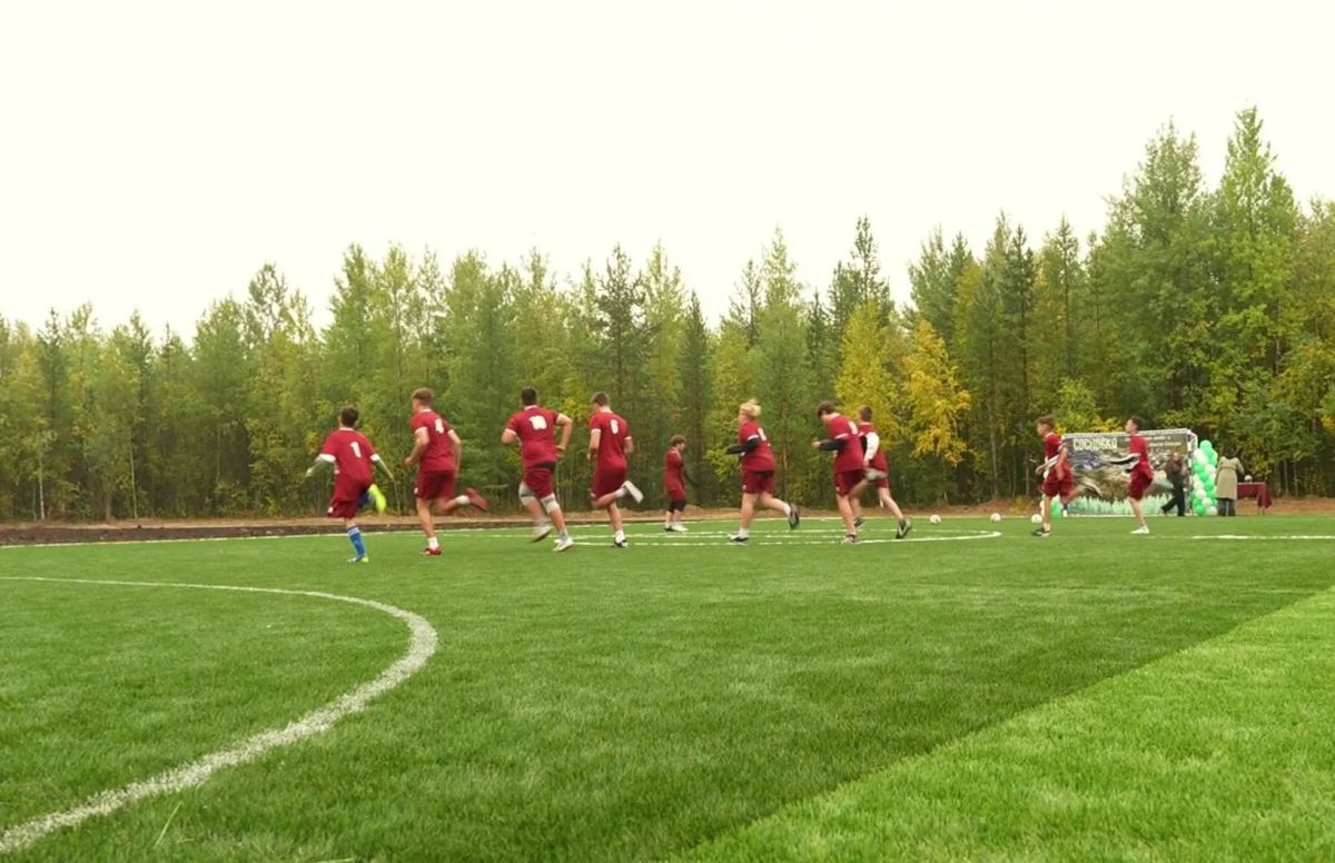 Спорт с культурным кодом. В посёлке Сосновка Белоярского района появилось уникальное пространство - площадка «Медвежья пята»