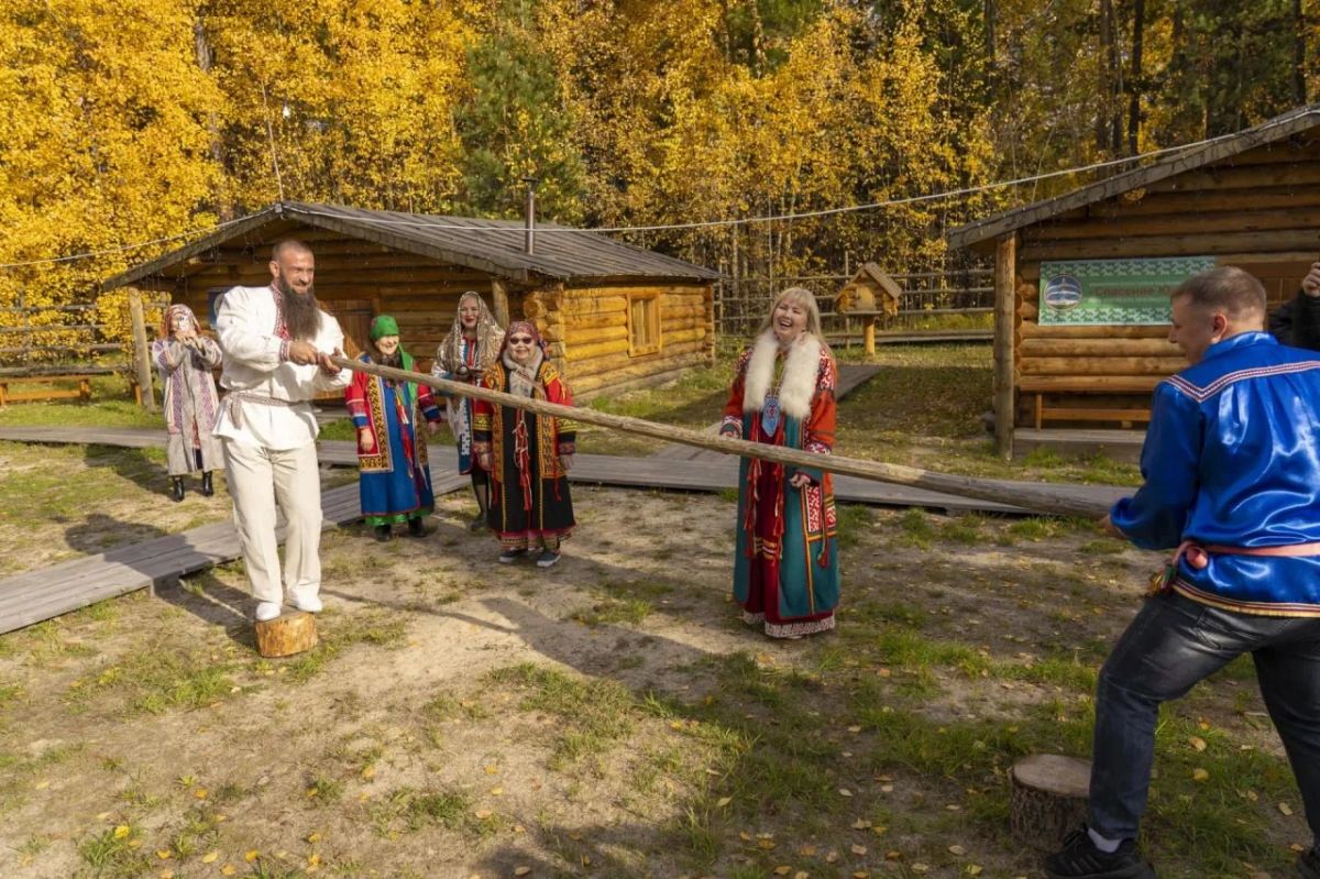 В Нижневартовске сыграли межнациональную свадьбу белорус и хантыйка В Нижневартовске сыграли межнациональную свадьбу белорус и хантыйка