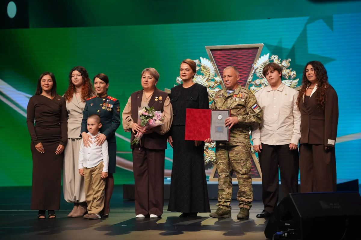 Семья Акатьевых из Нягани победила на всероссийском конкурсе «Семья года» Семья Акатьевых из Нягани победила на всероссийском конкурсе «Семья года»