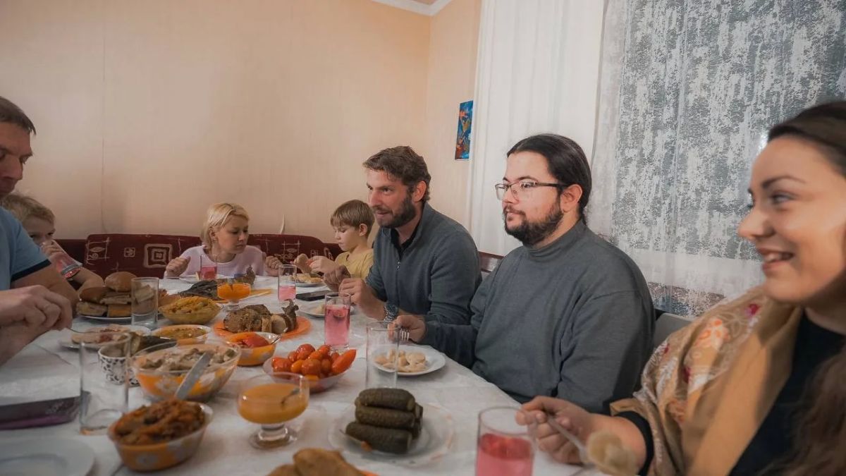 В гости как к родным: сербы познакомились с гостеприимством югорской семьи В гости как к родным: сербы познакомились с гостеприимством югорской семьи