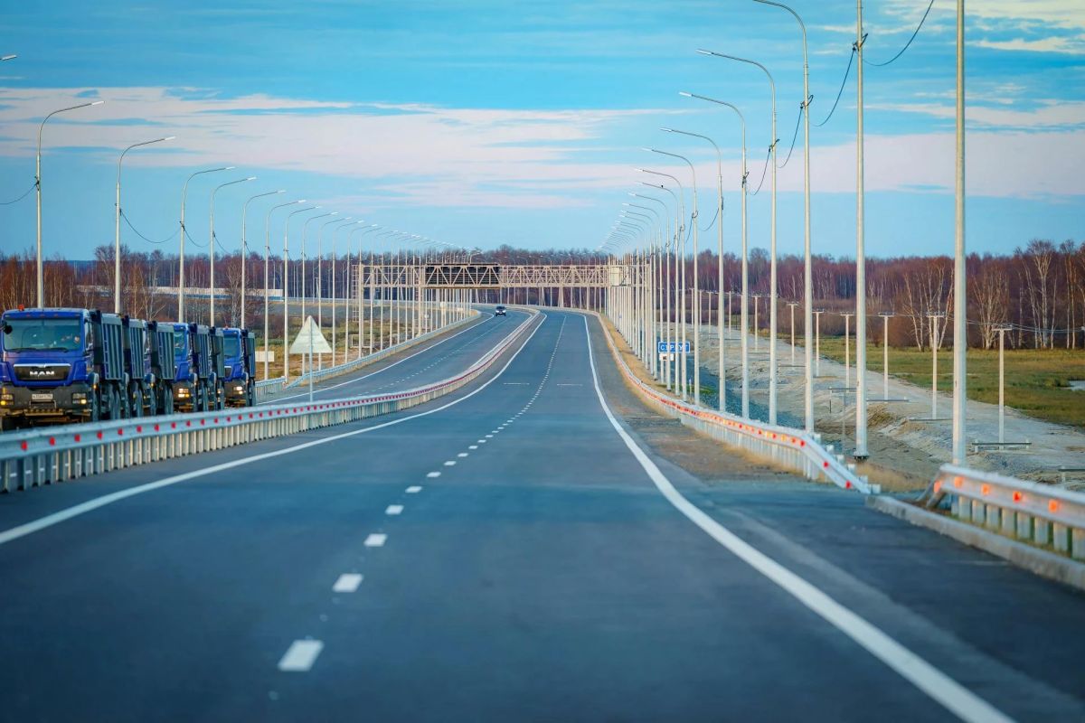 Год с момента открытия моста Звезда Оби в районе города Сургута Год с момента открытия моста Звезда Оби в районе города Сургута