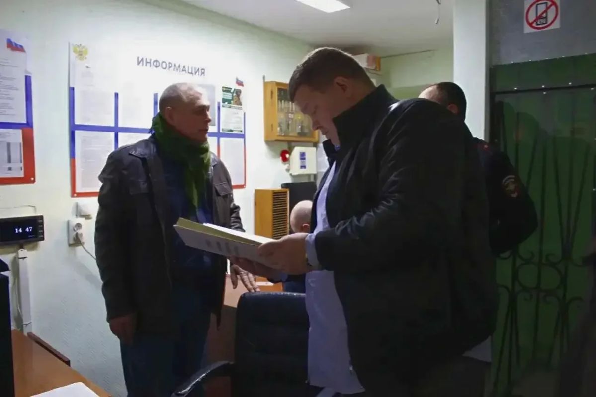 В Радужном представители общественники посетили изолятор временного содержания полиции В Радужном представители общественники посетили изолятор временного содержания полиции