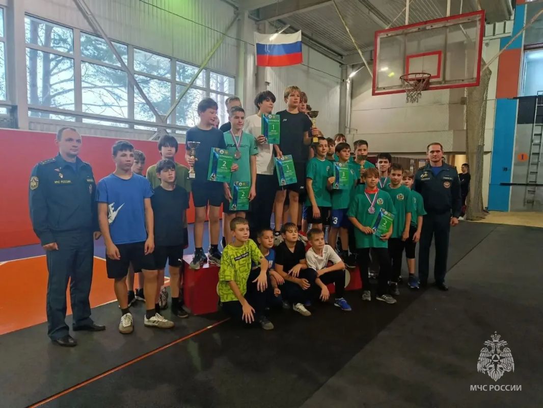 В Югорске прошли школьные соревнования по пожарно-спасательному спорту В Югорске прошли школьные соревнования по пожарно-спасательному спорту