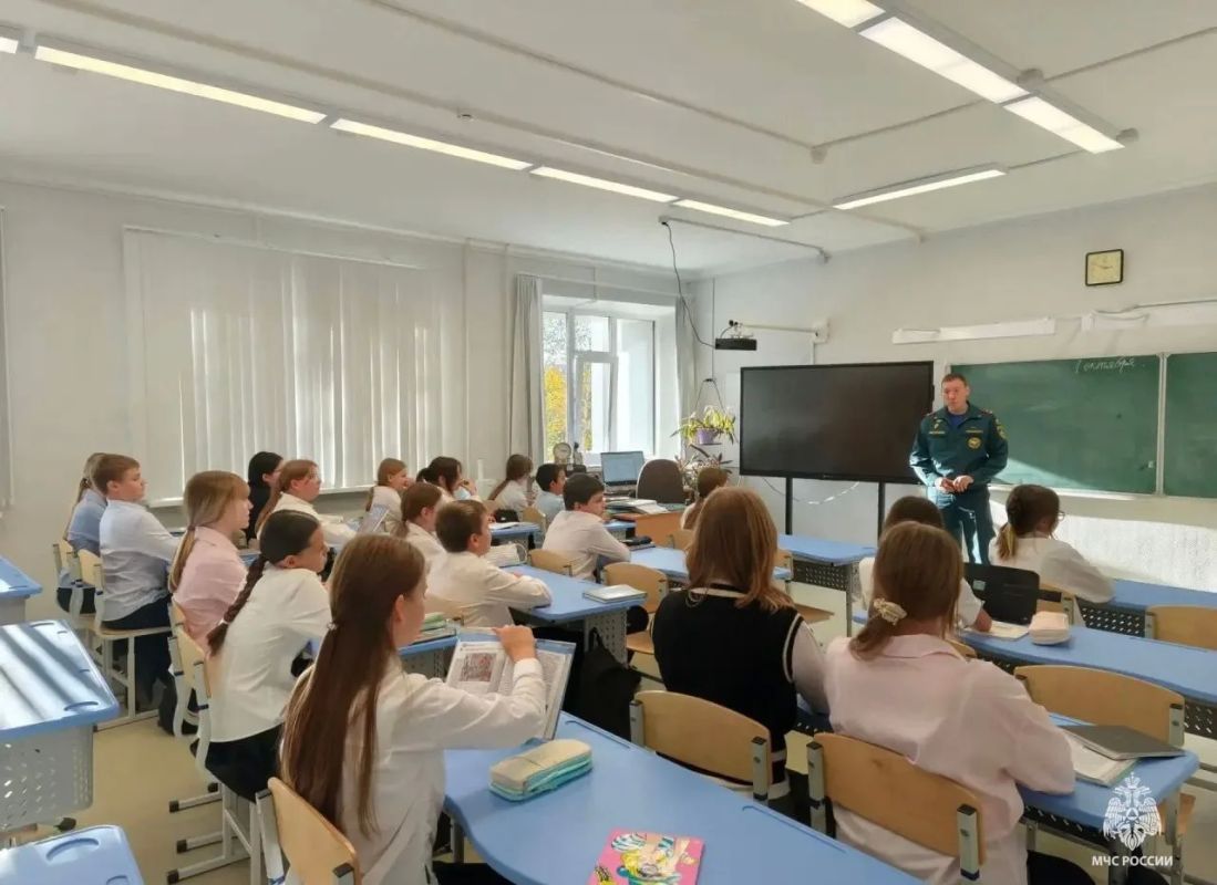 Школьникам Лянтора и Нижнесортымского рассказали о поступлении в вузы МЧС России