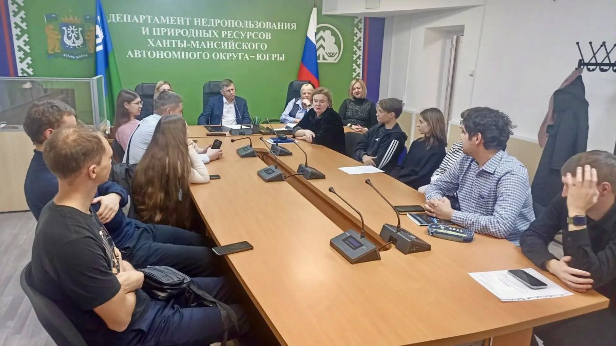 Студенты-экологи ЮГУ познакомились с работой лесного управления Студенты-экологи ЮГУ познакомились с работой лесного управления