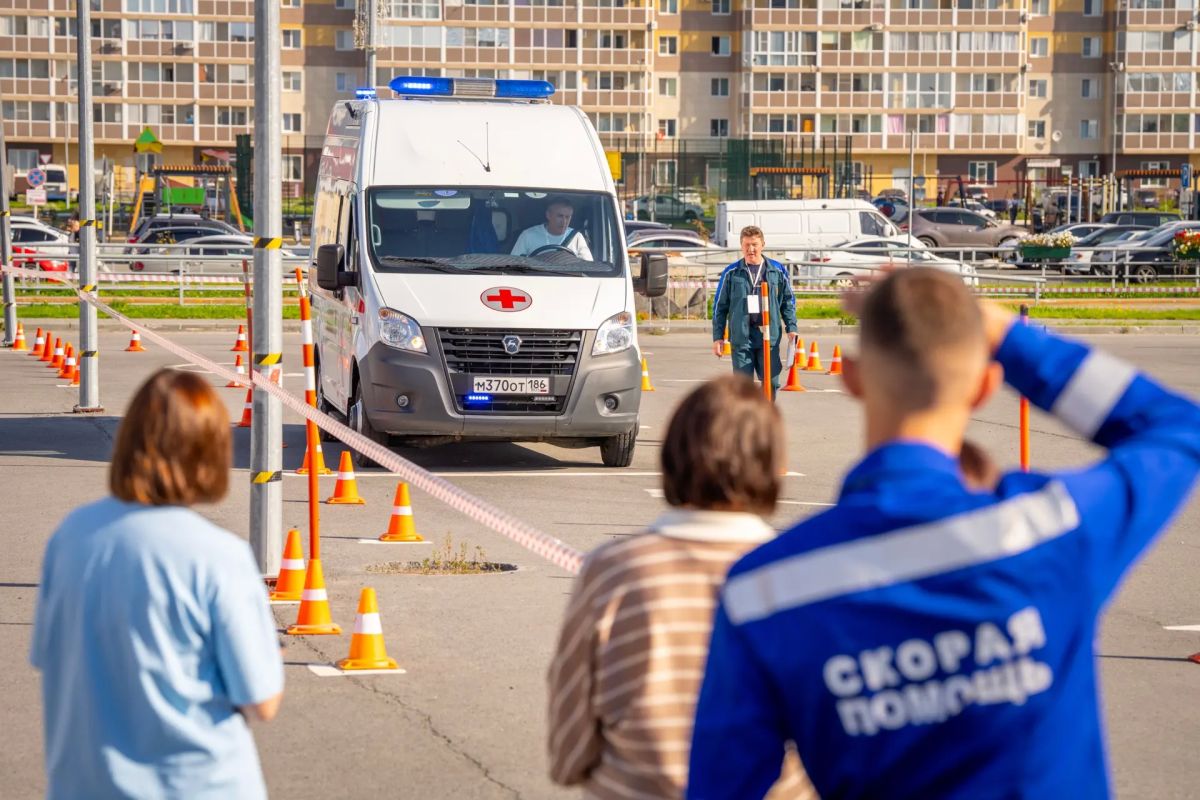 Поздравляю с Днём автомобилиста водителей скорой медицинской помощи и всех специалистов, которые управляют транспортом в системе здравоохранения Югры!