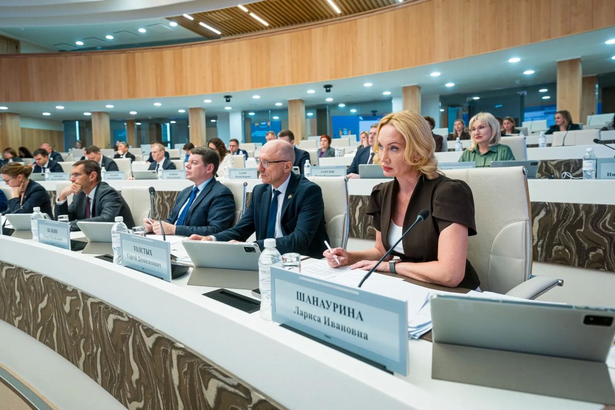 Руслан Кухарук: На заседании Комитета по проектному управлению и мониторингу социальноэкономического развития Югры вместе с руководителями региональных ведомств рассмотрели результаты реализации государственных программ и... Руслан Кухарук: На заседании Комитета по проектному управлению и мониторингу социальноэкономического развития Югры вместе с руководителями региональных ведомств рассмотрели результаты реализации государственных программ и...