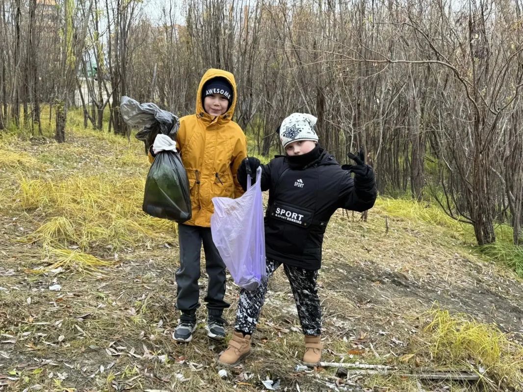Вместе за чистоту и порядок: как 2Б навел порядок на берегу Иртыша Вместе за чистоту и порядок: как 2Б навел порядок на берегу Иртыша