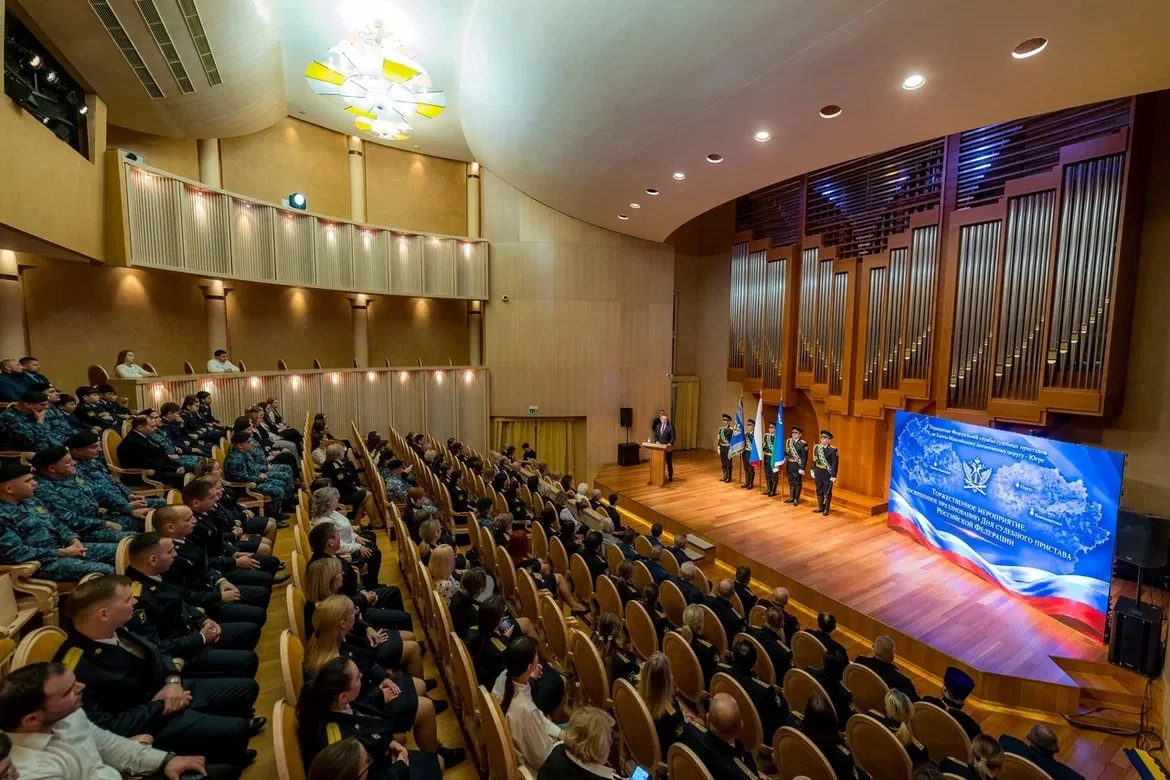 Руслан Кухарук: Поздравил сотрудников и ветеранов управления Федеральной службы судебных приставов по Югре с профессиональным праздником