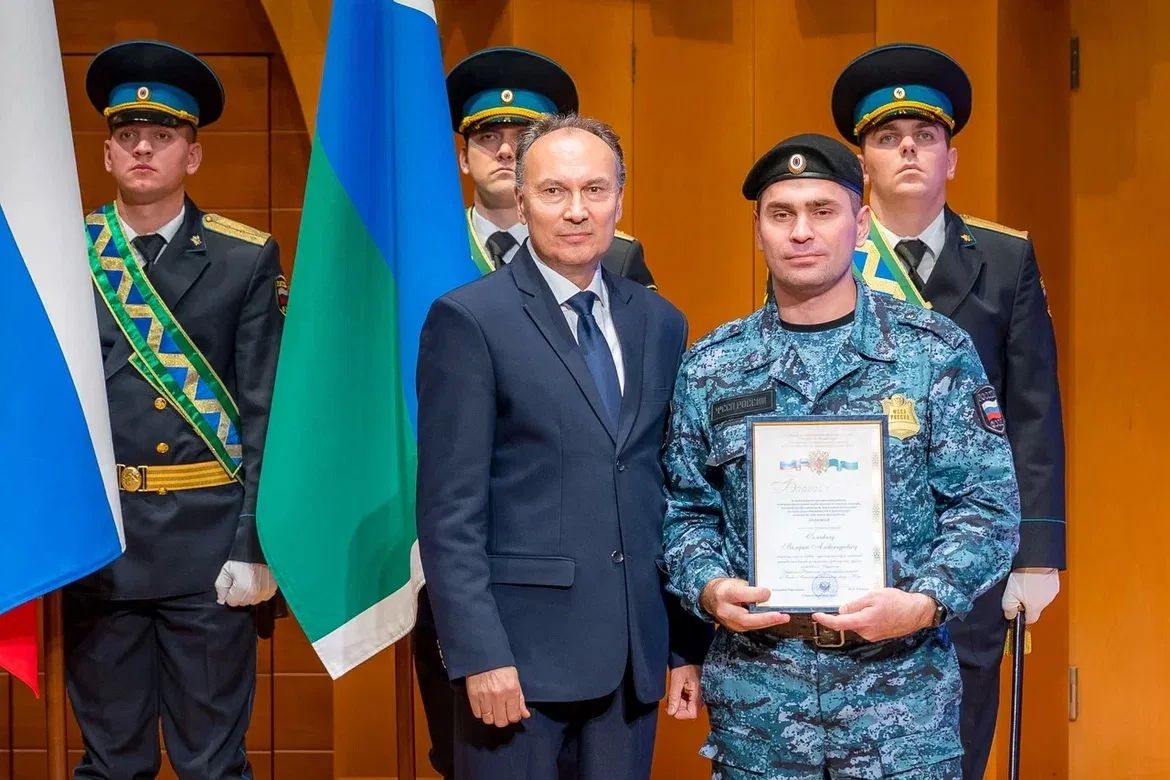 Руслан Кухарук: Поздравил сотрудников и ветеранов управления Федеральной службы судебных приставов по Югре с профессиональным праздником Руслан Кухарук: Поздравил сотрудников и ветеранов управления Федеральной службы судебных приставов по Югре с профессиональным праздником