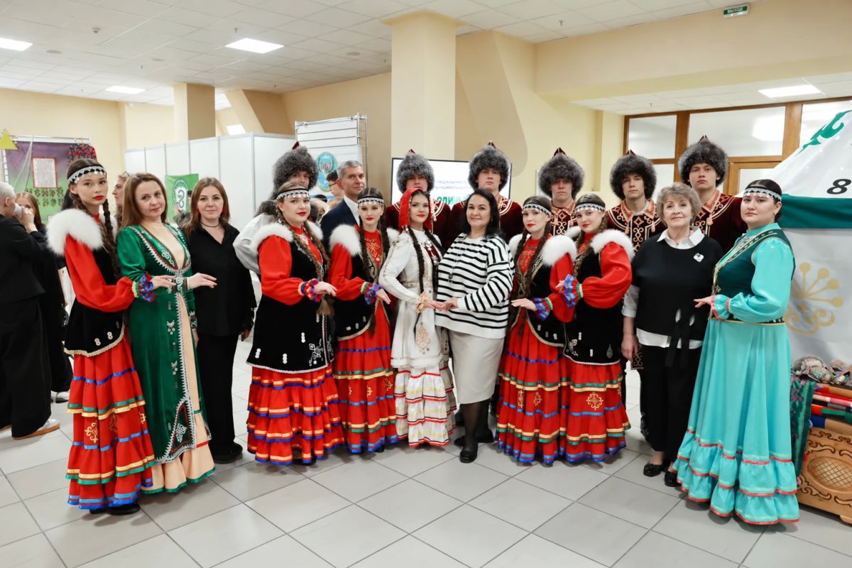 В Сургуте прошел окружной молодежный фестиваль национальных культур В Сургуте прошел окружной молодежный фестиваль национальных культур