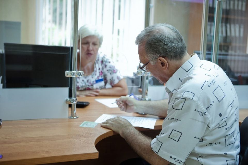 Как пожилой пенсионер оказался в центре финансового скандала на 30 миллионов рублей