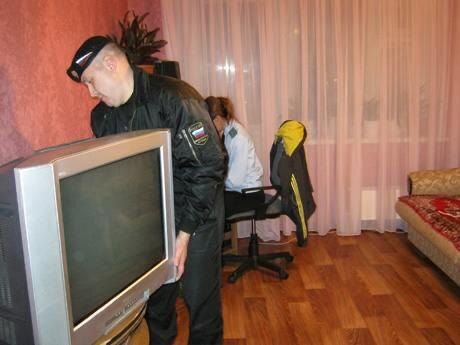 Как вернуть имущество, ошибочно арестованное судебными приставами