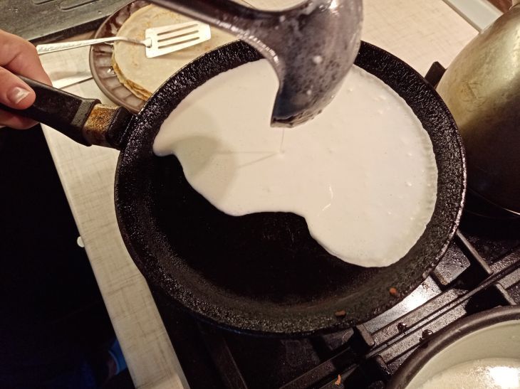 Что делать, если блинчики прилипают к сковородке: совет от опытных хозяек