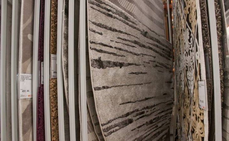 Чем почистить ковер, чтобы он не полинял: средства за копейки