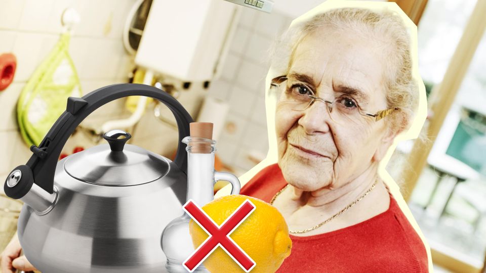 Накипь из чайника растворится сама: достаточно прокипятить горсть этого мусора