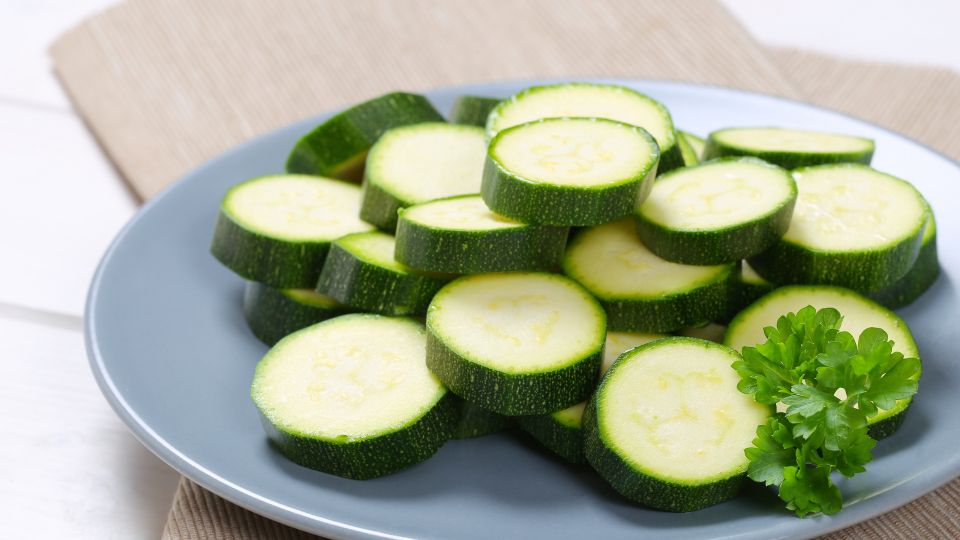 Эту кабачковую икру полюбит вся родня: заготовьте ее побольше, пока не поздно