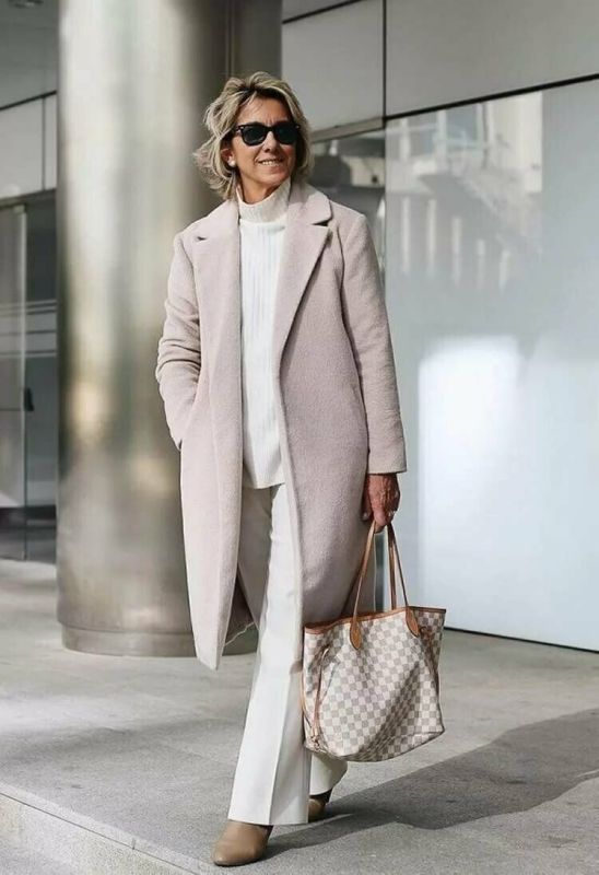 Зимний стиль для женщин 50-60 лет: тепло, комфорт и элегантность